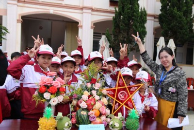 Trường THCS Hùng Vương tưng bừng đón Tết Trung thu